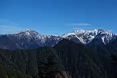 奥茶臼山山頂付近から荒川岳と赤石岳