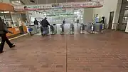 改札口