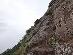 妙高山の鎖場