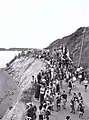 姥神大神宮渡御祭・上町巡行の山車行列（昭和20年代・江差町海岸町（当時の二級国道228号（現・国道228号旧道、後の町道陣屋椴川線）付近）