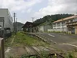 宇出津駅ホーム跡（左が1番のりば・上り、右が2番のりば・下り）（2007年7月）