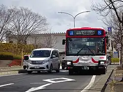高森一丁目を走る宮城交通のバス