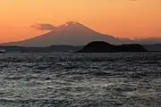 富津岬から西に富士山を望む
