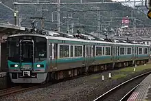 4両編成の回送列車（敦賀駅 2019年10月）
