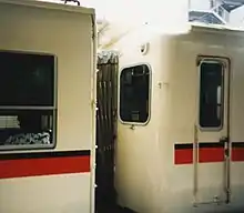 山陽電気鉄道2300系電車の運転台撤去車3550形（3560番台）（右）