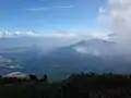 山頂から見た飯縄山