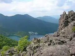 南ペトウトル山（右）と北ペトウトル山（左奥）白雲山から