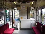 502号車の運転台付近（リニューアル前）。