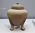 川崎市宮前区有馬出土 獣脚付骨蔵器神奈川県川崎市。東京国立博物館展示。