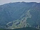 山頂から見た苗場スキー場と苗場プリンスホテル