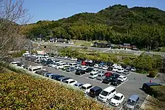 周辺駐車場は収容規模が120台から400台に拡大された他、練習場の正面部分は2015年オフに舗装された