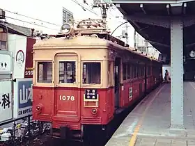 かつて宮島線を走っていた「高床車」と呼ばれる鉄道車両