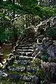 本院-まんだら山入り口