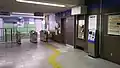 改札内