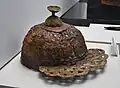 御獅子塚古墳 眉庇付冑大阪府豊中市。豊中市立郷土資料館展示。