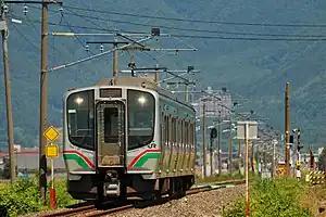 E721系P40編成で運行の快速「あいづ」(2020年6月 猪苗代駅付近)