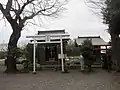 愛甲三郎館跡（新明神社・甲稲荷、上愛甲公民館隣、東名高速工事より移転）