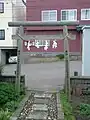 折居社跡・鳥居を境内側から見る