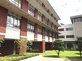 新校舎E棟（中庭）