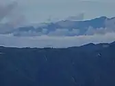 易老岳付近の崩落地からしらびぞ高原を望む