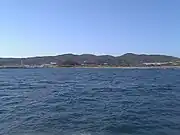左半分に集落、右のほうにダムがある。