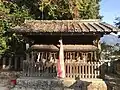 東末社（左から熊野社・貴船社・出雲社）