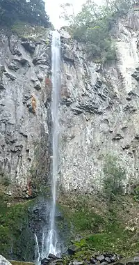 90. 東椎屋の滝