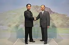 松本亀次郎と周恩来のろう人形(掛川市立大東図書館・亀次郎記念館)