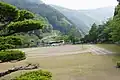 安曇小中学校玄関下から国道側を望む