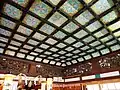 拝殿内部の格天井・欄間
