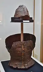 桜ヶ丘古墳出土甲冑長野県松本市。松本市立考古博物館展示。