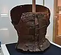 桜ヶ丘古墳出土 長方板革綴短甲長野県松本市。松本市立考古博物館展示。