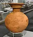 二重口縁壺國學院大學博物館展示。