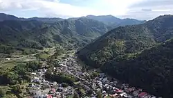 楢下の全景