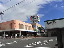 ファミリータウン広電楽々園(撮影位置、南方向を望む)