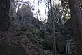 櫃の口（天狗の蹴上げ岩）
