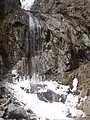 氷瀑になりかけの錦滝(通行止め 2016年3月)
