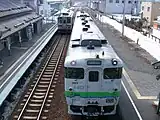 当駅で交換するキハ54形とキハ40形普通列車(2007年4月)