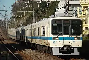 江ノ島線開業90周年トレイン(2019年1月 善行駅付近)