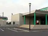 駅を示す表示が無かった頃の出入口(2004年9月)