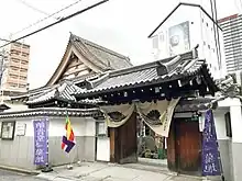 海泉寺山門前より(2019)