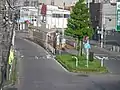 湯の川停留場・ホーム全景(2018年6月・北海道道83号函館南茅部線交差点付近の横断歩道橋(湯倉神社前)より撮影)