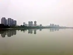 市街地を流れる漢水