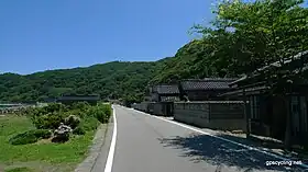 石川県道28号大谷狼煙飯田線沿いの高屋の街並み(2010年)
