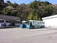 松島車庫にて待機中の主力車種　日野リエッセ