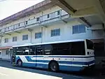 2021年現在砥用線専用車の三菱KC-MP317Mエアロスター(No.891。立川バスからの移籍車、99年式)