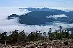 男体山からの社山と中禅寺湖