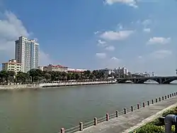 市街地を流れる南叉河