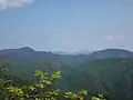登山道の途中から北を望む