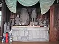 盛俊堂内部（隙間から撮影可能）